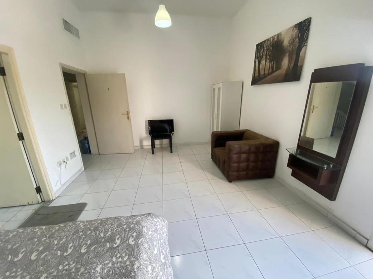 Comfortable Private Rooms In Compound Housing Dubái Exterior foto