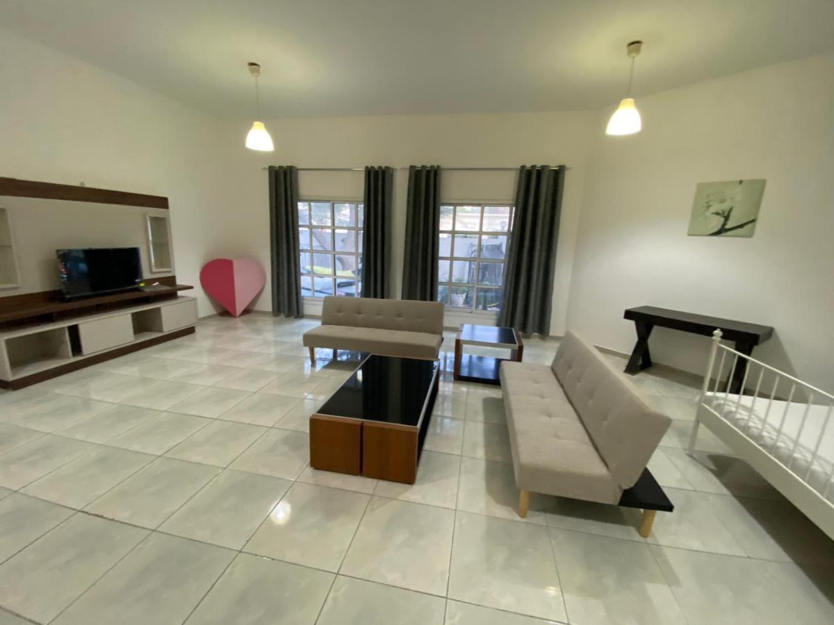 Comfortable Private Rooms In Compound Housing Dubái Exterior foto