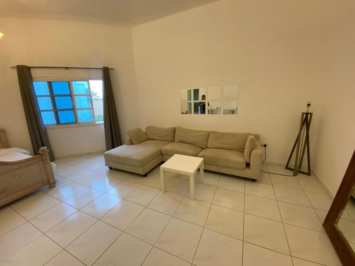 Comfortable Private Rooms In Compound Housing Dubái Exterior foto