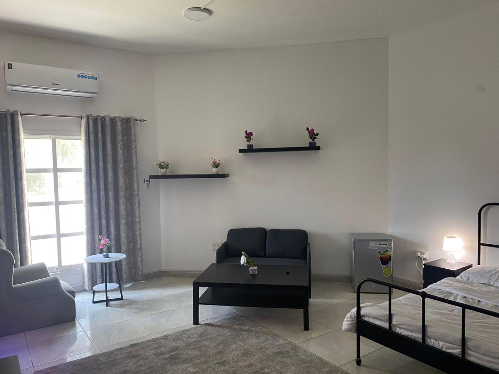 Comfortable Private Rooms In Compound Housing Dubái Exterior foto