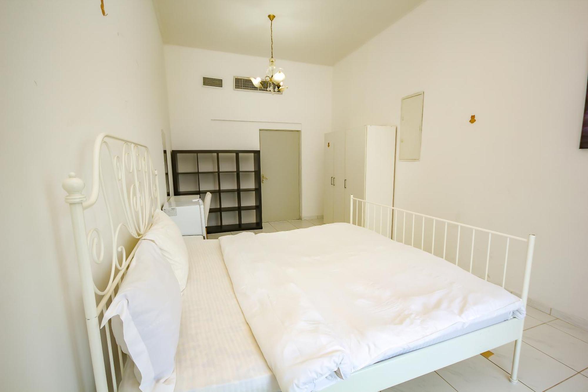 Comfortable Private Rooms In Compound Housing Dubái Exterior foto