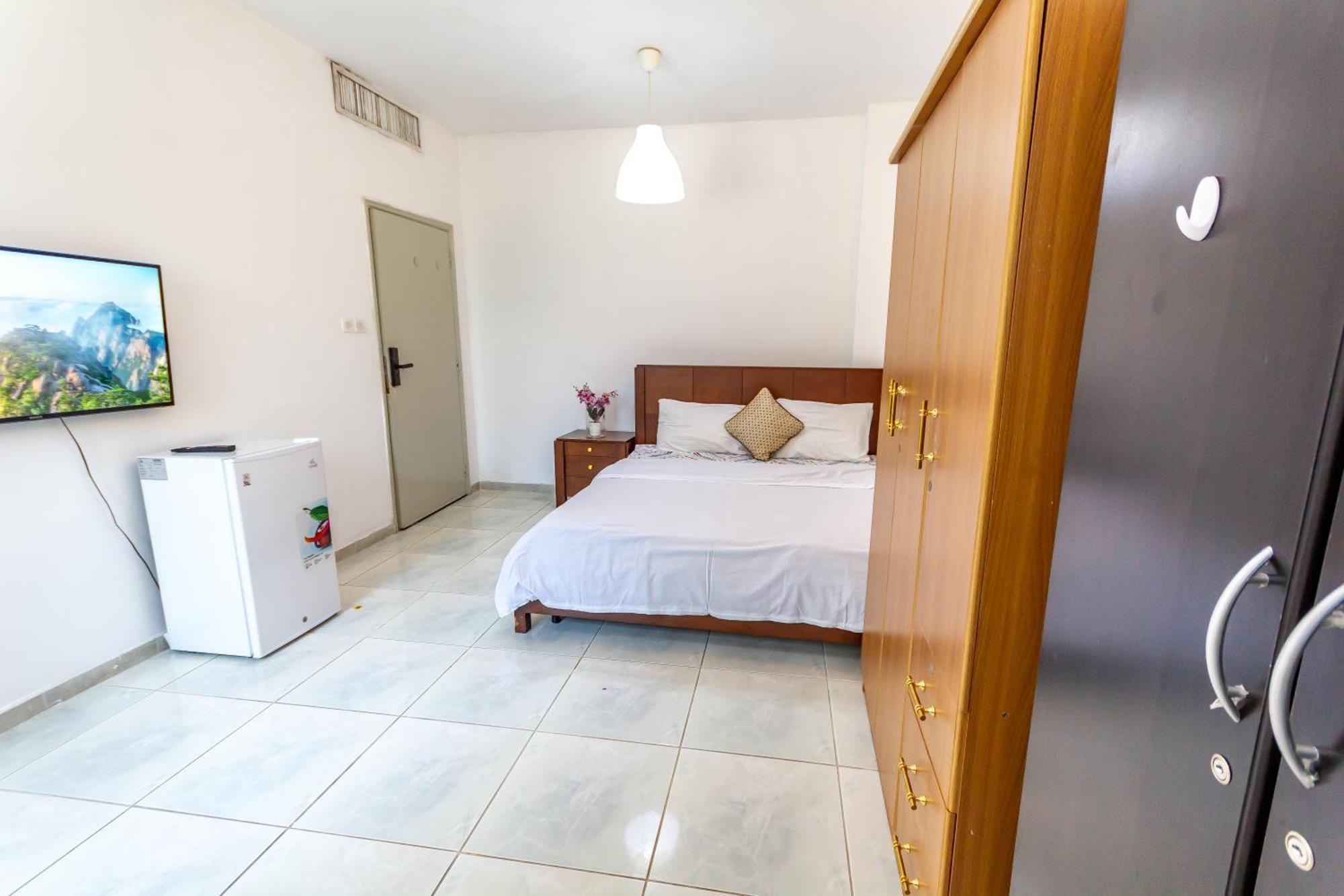 Comfortable Private Rooms In Compound Housing Dubái Exterior foto